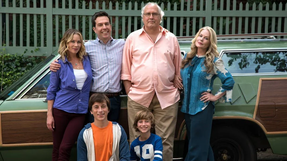Den äldre och den yngre generationen Griswold möts en kort stund i den segaste delen av "Ett päron till farsa - nästa generation". Resten av filmen är däremot oväntat kul.