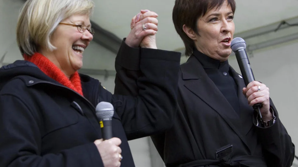 Mona Sahlin har tidigare försvarat Wanja Lundby-Wedin, men efter helgens opinionssiffror blev det bistrare tongångar.