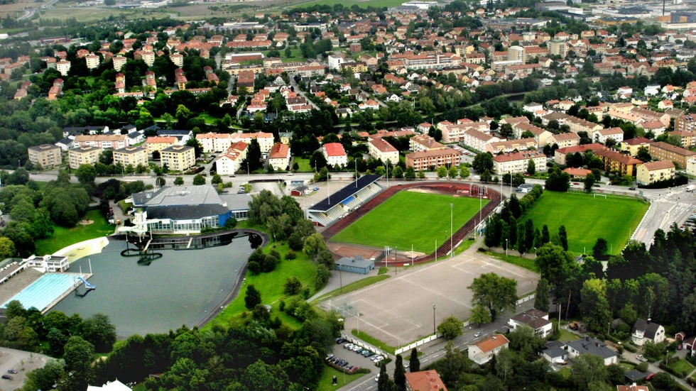 Hela området, Tinnis, Simhallen, Folkungavallen är en unik anläggning i stadsmiljö som de styrande i Linköping ska vara rädda om , menar insändarskribenten.  arkivbild: Johnny Gustavsson
