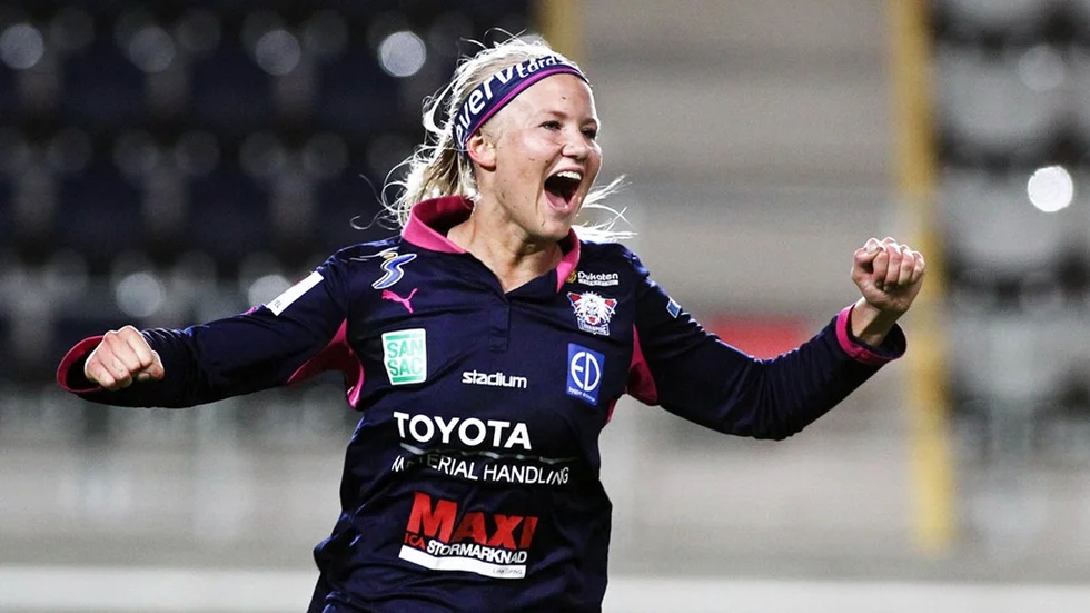 LFC-stjärnan Pernille Harder är fotskadad.