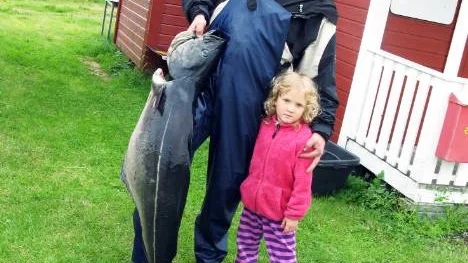 Peter Notstrand, här med dottern Tindra och en sej som är nästan lika stor.FOTO: PRIVAT