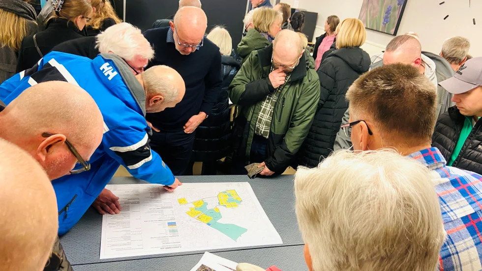 Uppslutningen var stor när planerna för Skogstorp visades upp i skolans matsal.