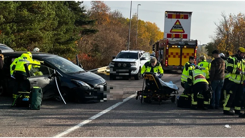 Den man som misstänks för brott i samband med olyckan på Lennings väg i mitten av oktober var inte påverkad av droger, visar analysen av hans blodprov.