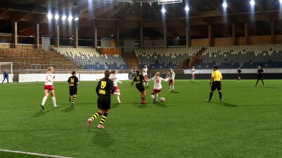 Hemmalaget Uppsala både inledde och avslutade målskytt i fredagens seger mot AIK.