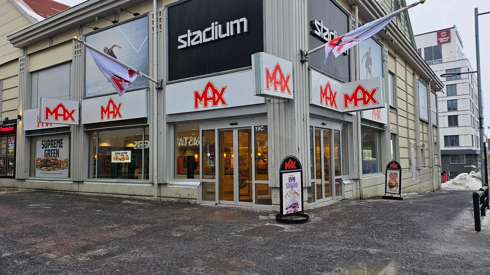 Insändarskribenten tycker att det räcker med kritik mot Max nu.