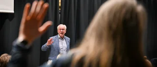Det finns inte 100 miljoner att flytta till skolan
