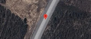 Olycka med en personbil på väg 870