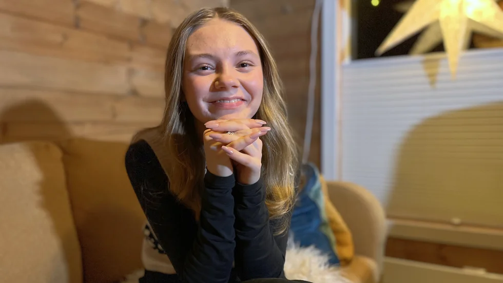 Ellá Márge Nutti, 15, har slagit igenom stort i julkalendern Snödrömmar.