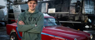 21-årige Lucas gör succé – med 60 år gammal bil