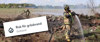 Släckte på två ställen nära badhuset: ”Tät vegetation”