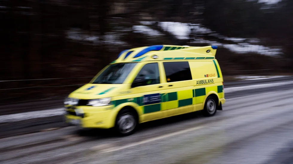 En person fördes till Skellefteå sjukhus i hög hastighet på torsdagskvällen. Bilden är en genrebild.