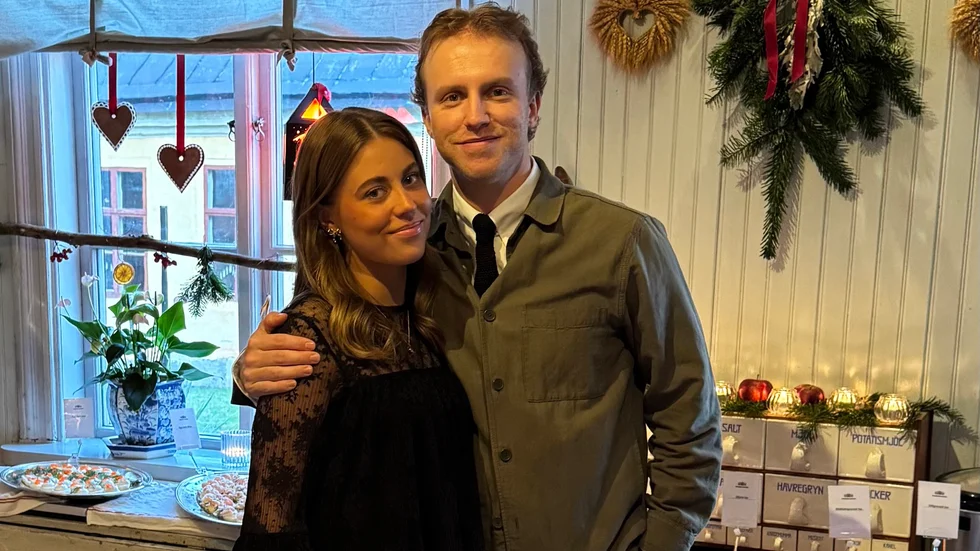Esther Klemetz, 22, från Alingsås och Gustav Andersson, 27, från Uppsala tog saken i egna händer och byggde Domkyrkan som pepparkakshus.