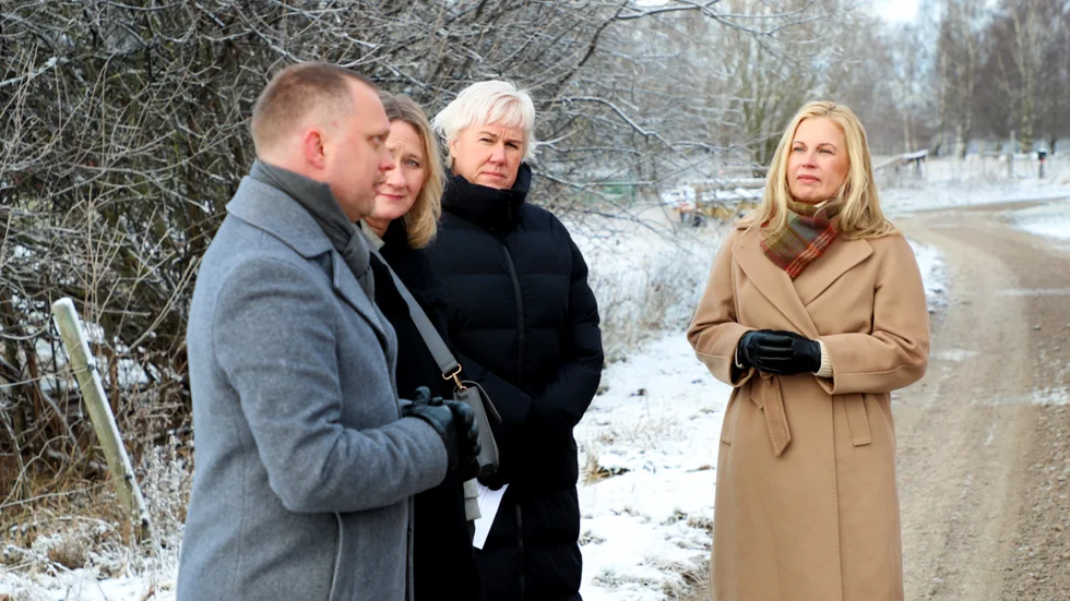 Stefan Erikson (M), Liselotte Fager (KD), Kristina Edlund (S) och Cecilia Helber (LL) representerar de fyra partier som ligger bakom överenskommelsen om att stoppa ett antal exploateringar av Linköpings jordbruksmark.