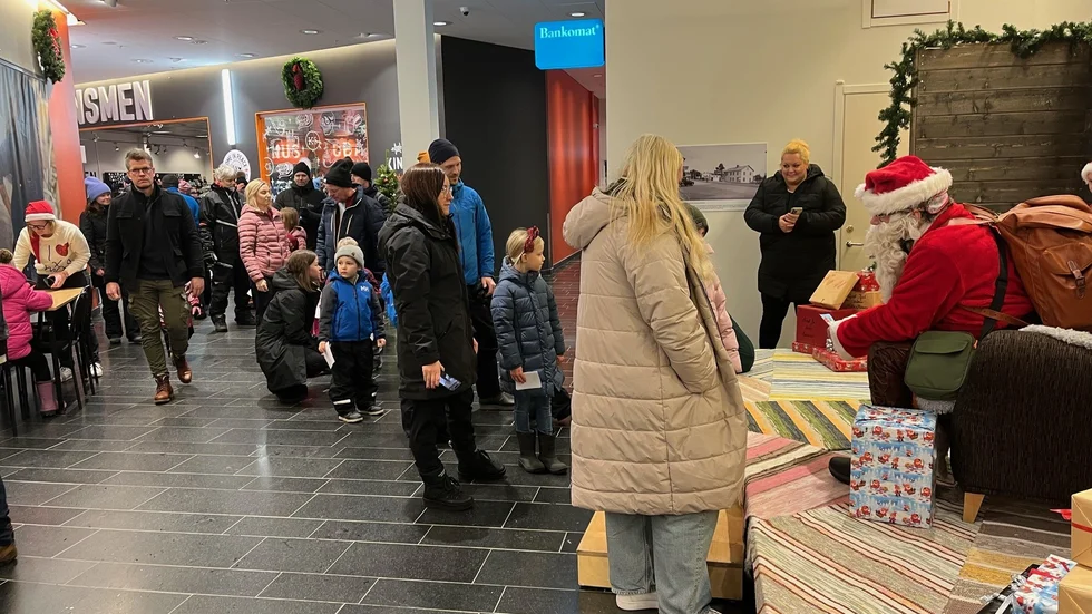 Kö för att få en pratstund med, och förstås lämna önskelistan till, Tomten.
