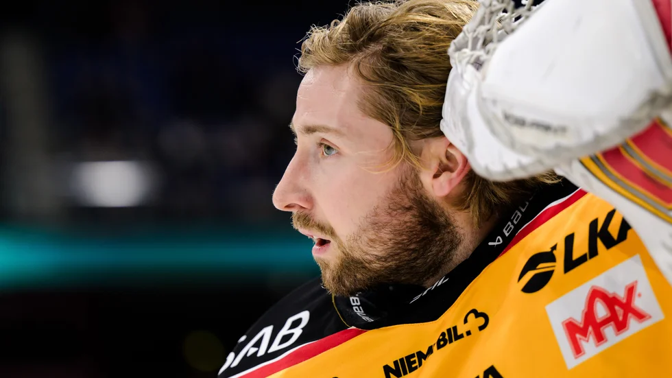 Joel Lassinantti klev av efter den första perioden mot Växjö.