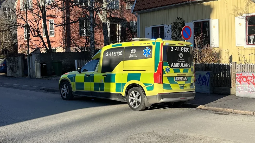Ambulans på olycksplatsen.