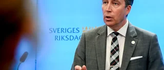 SD-toppen lämnar tillfälligt sin post – är misstänkt för brott