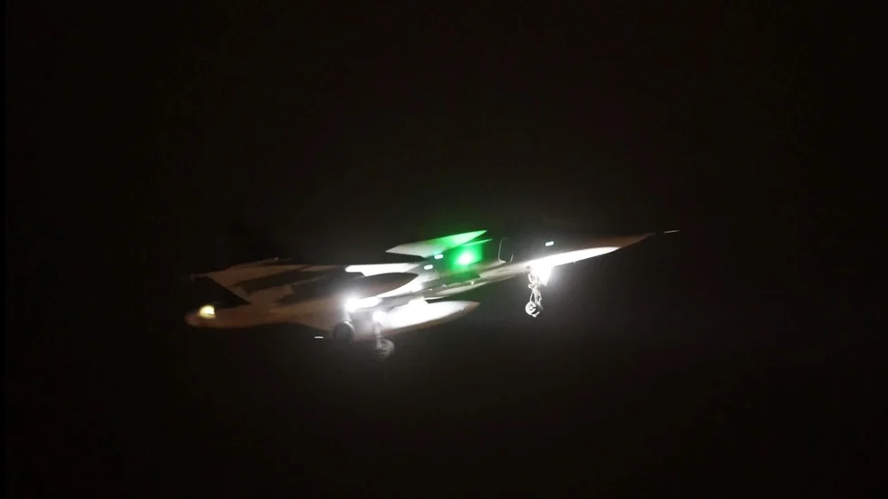 Under tisdagen var militärflygplanen ute och flög igen.