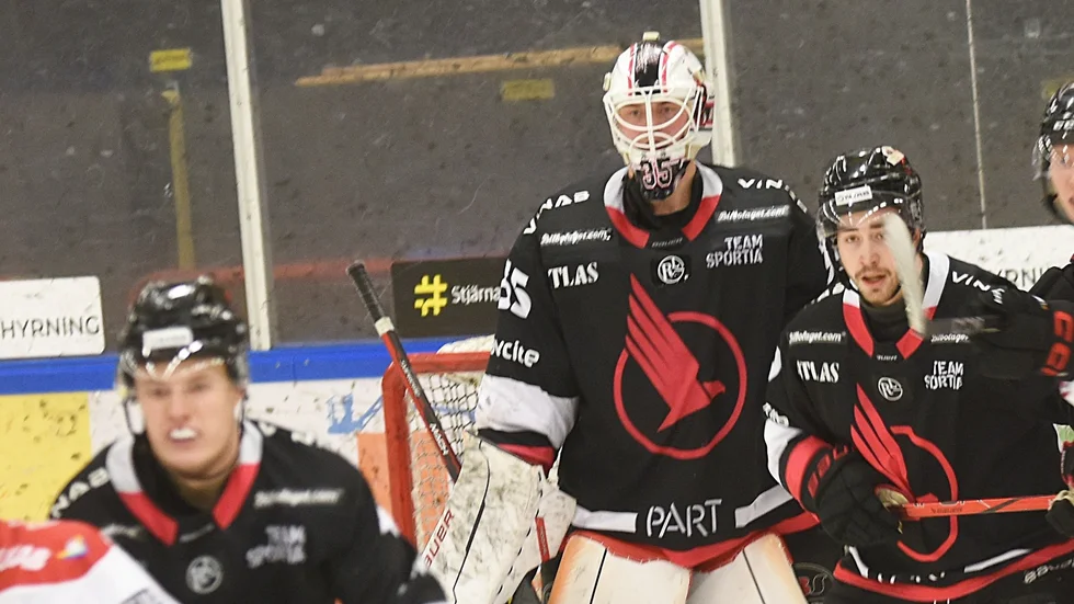 ARKIV. Kalixmålvakten Linus Marcko hade fullt upp även i den andra matchen borta mot Hudiksvall.