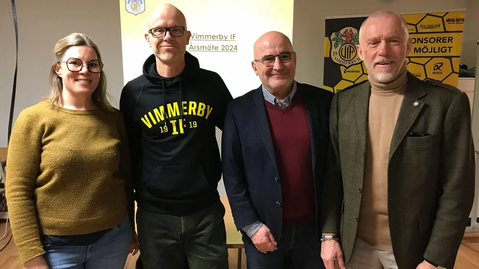 Sara Borsiö, Stefan Bragsjö, Örjan Lundqvist och Budo Ericsson på Vimmerby IF:s årsmöte.