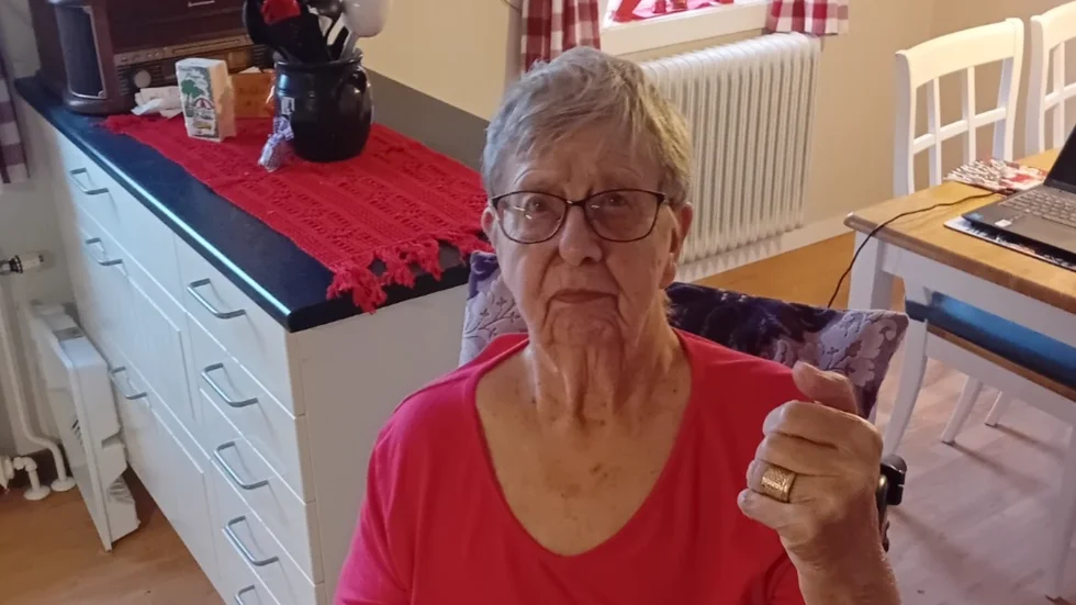 Britta Karlsson är glad över att hon äntligen ska få en trapphiss installerad. 