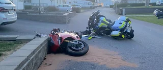Polisjakt i Motala – kraschade med mc-polis i villaområde