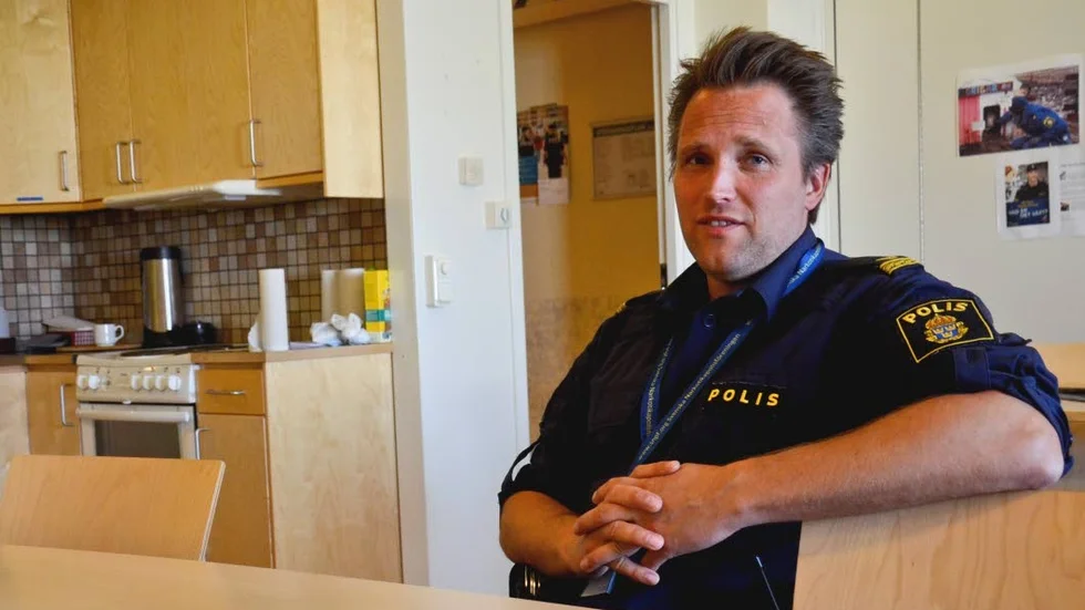 Förståelse. "Jag försöker att alltid tänka finns det ett syfte med det här, är det brottsförebyggande eller skapar det förståelse för hur polisen jobbar på något sätt", säger Mikael Engren om sina inlägg på polisens facebooksida.