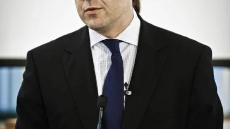 Finansminister Anders Borg är vilsen i sin gamla retorik. Samtidigt som finans-och arbetslöshetskrisen blir allt djupare.