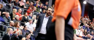 Guldcoachens klausul oroar inte klubben