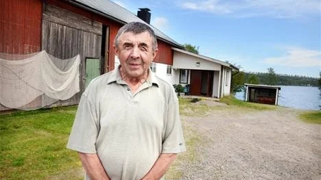 ÖKNING. Arne Johansson i Stora Lappträsk har drivit fiskodling i många år. För honom ökar antalet kunder hela tiden.