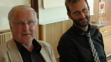 SLUTAR. Mikael Lekfalk t.h lämnar tjänsten som socialchef i Kalix samtidigt som jakten på pengar fortsätter för Bertil Sundqvist, socialnämndens ordförande (S).