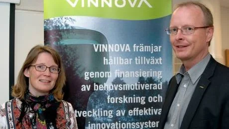 FRYSMUDDRING. Susanne Rostmark från Frigeo i Kiruna, som arbetar med frysmuddring, var en av föreläsarna då Vinnova anordnade en inspirationsdag i Piteå. Till höger Vinnovas Lars Gustafsson, ursprungligen från Malmberget.