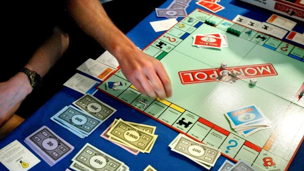 Riktiga pengar. Monopol - nu även med riktiga sedlar. För den som har riktig tur.