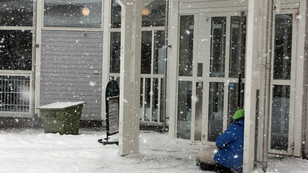 Vintertiggare. Det är tufft för tiggarna i den stränga vinterkylan. Luleå kommun har därför öppnat härbärget även dagtid.