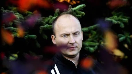 ny röst. Henrik Karlsson heter IBK Bodens nye tränare inför säsongen i division I. Även om ledarstaben innehåller fyra personer så är det Karlssons röst som ska gälla. Foto: ANDREAS WÄLITALO