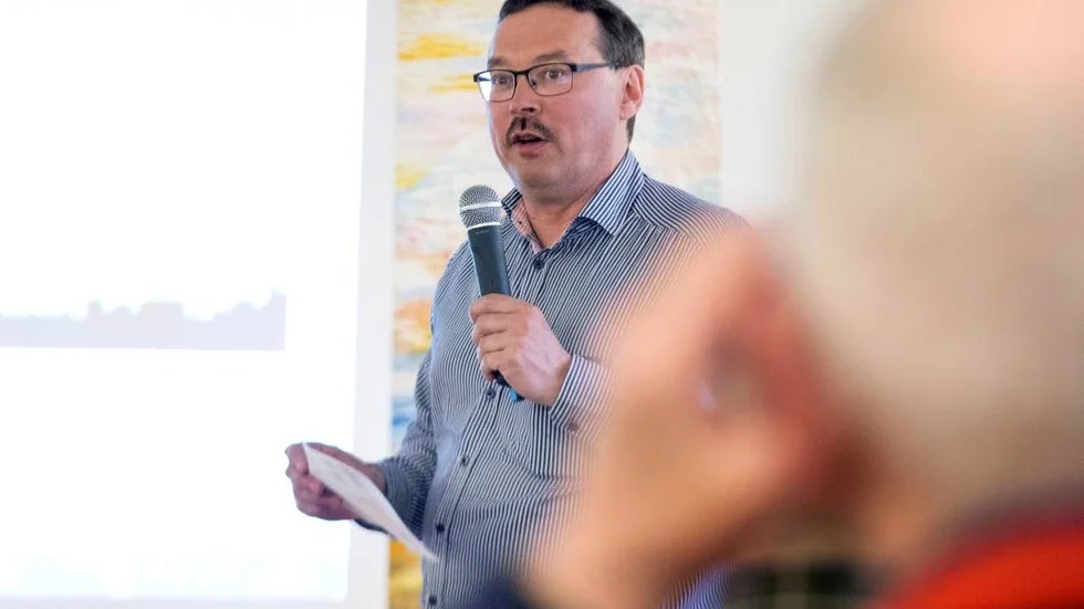 Fastighetsbolaget. ”Det är bra med privat handlingskraft, men trist att det ska behövas. Vi har i alla fall inte råd med blomsterutsmyckning av gator och torg”. Det säger Lennart Lundgren, vd för kommunägda Älvsby fastigheter AB. (Arkivbild)