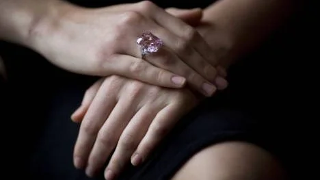 Den dyra rosa diamanten.