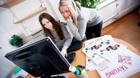 Emma Edenroth och Madeleine Johansson ska jobba med att fånga upp unga som varken går skola eller jobbar i projektet UTAN.