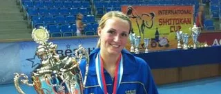Beatrice till semifinal i rysk karatetävling