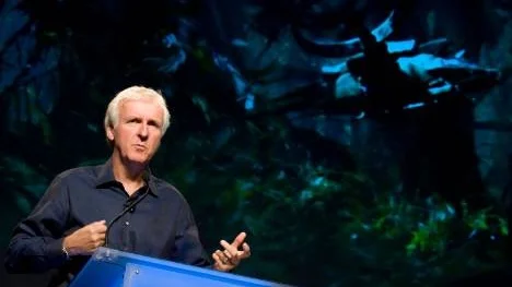 James Cameron skriver nya "Avatar"-manus fram till årsskiftet.