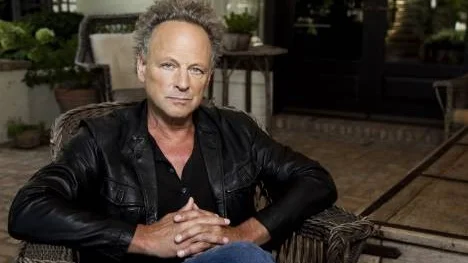 Lindsey Buckingham från Fleetwood Mac låter hungrig på nya skivan.