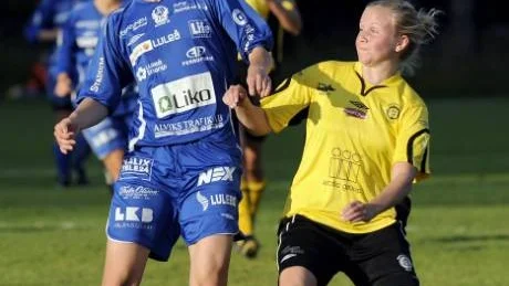 Linnea Tiensuu, Alvik och Caroline Gyllander. Foto: Andreas Wälitalo