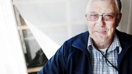 Äntligen ledig. Tord Häggström har ägnat många år åt politiken, men när han nu fyller 70 år tycker han det är dags att sluta. "Jag har haft en duktig hustru. Har man inte det går det varken att vara jordbrukare eller politiker", säger han. Foto: Sara Moritz