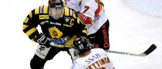 Mikael Renberg bakom alla Skellefteås mål i derbyt