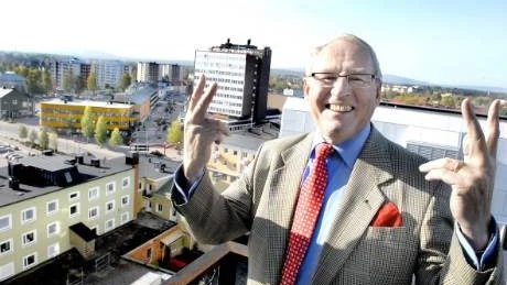 GLAD. Kommunalrådet Olle Lindström (m) i boden har all anledning att vara glad i dag.