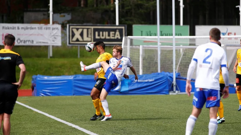 Uthållig. Joel Rajalakso löpte mycket mot Forward och var inblandad i ett av målen.