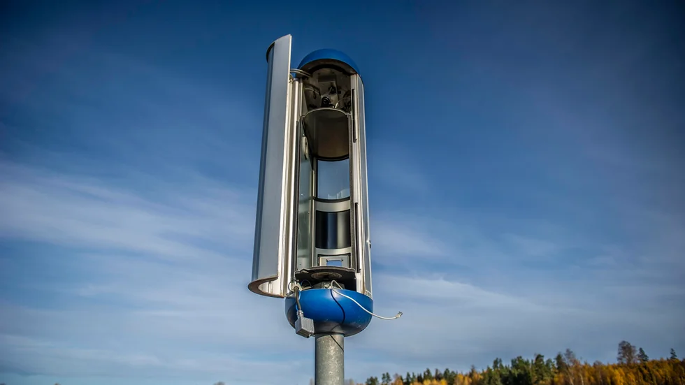 Hundratals fartkameror har stulits runt om i landet.Tjuvarna verkar främst ha varit intresserad av kameran inuti lådan. Här på väg 69 i Dalarna.