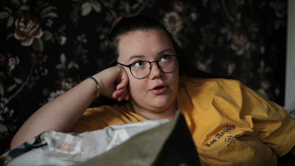Johanna tvingades hoppa av gymnasiet till följd av sin pyskiska ohälsa. "Det var väldigt, väldigt skönt och det var en stor lättnad att slippa känna att 'nu missar jag ännu mer i plugget', samtidigt som det kändes som det största misslyckandet", berättar hon.