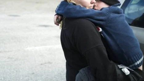 Fjälldramat fick ett lyckligt slut och 11-årige Sebastian Hedman kan vila ut i mamma Gudruns varma famn efter en kall mörk natt i skogen.