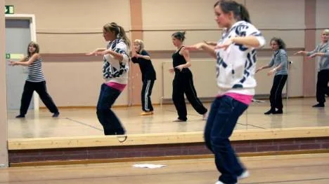 Dans var en av aktiviteterna som deltagarna kunde välja under Krik-dagen. Louise Nilsson, Vidsel, ledde en grupp i streetdance i aulan på Älvsby folkhögskola. Övriga aktiviteter hölls på Forum, på Älvåkra och i Storforsen.
